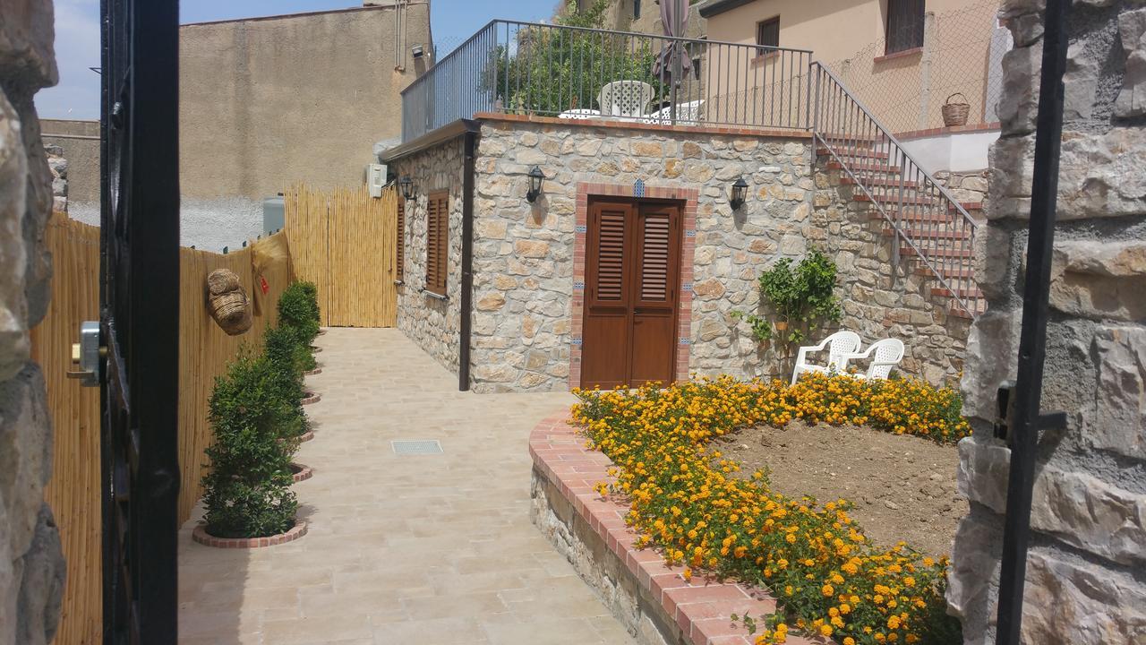 Villetta In Centro Storico Caccamo Eksteriør bilde