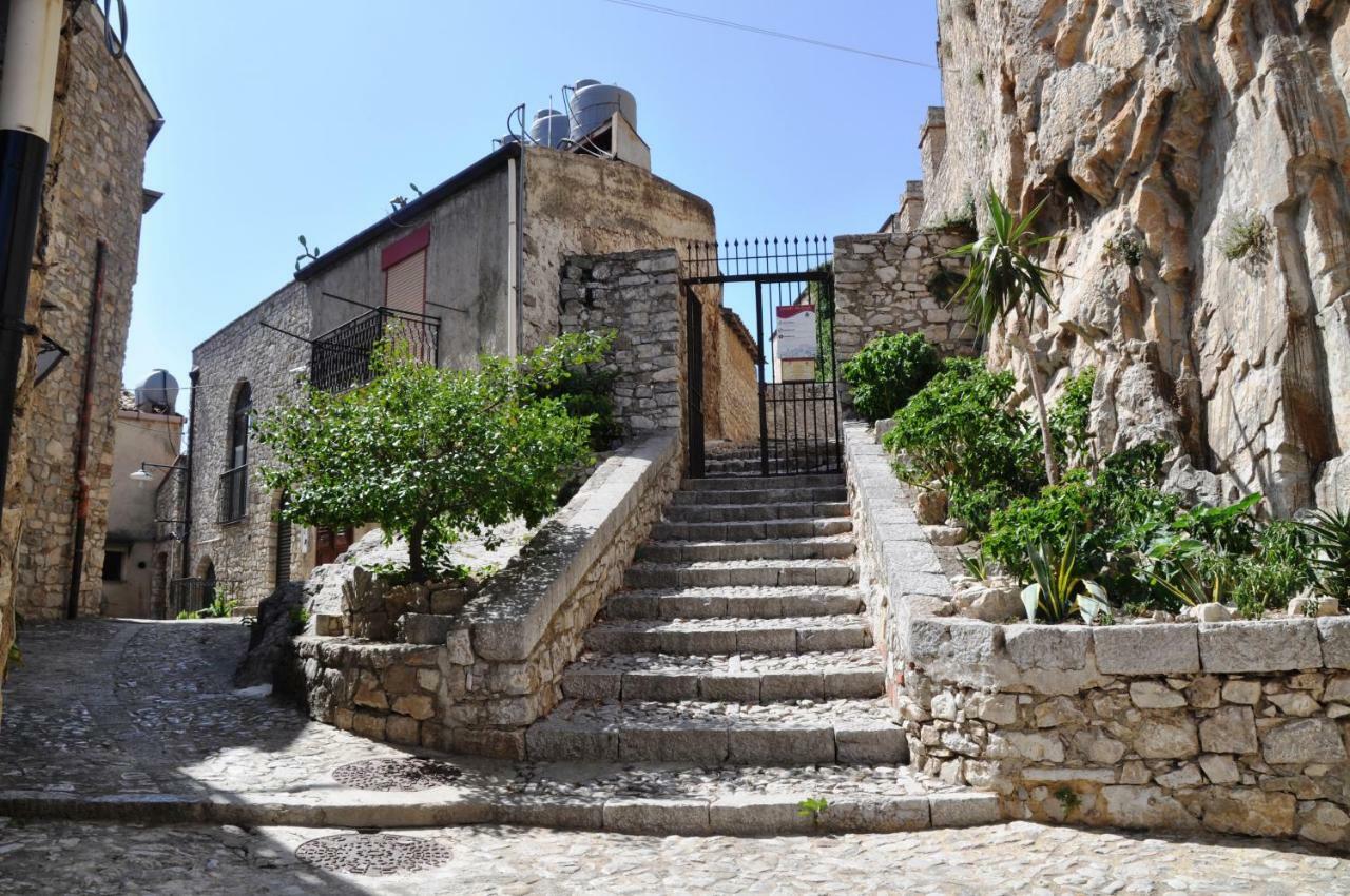 Villetta In Centro Storico Caccamo Eksteriør bilde